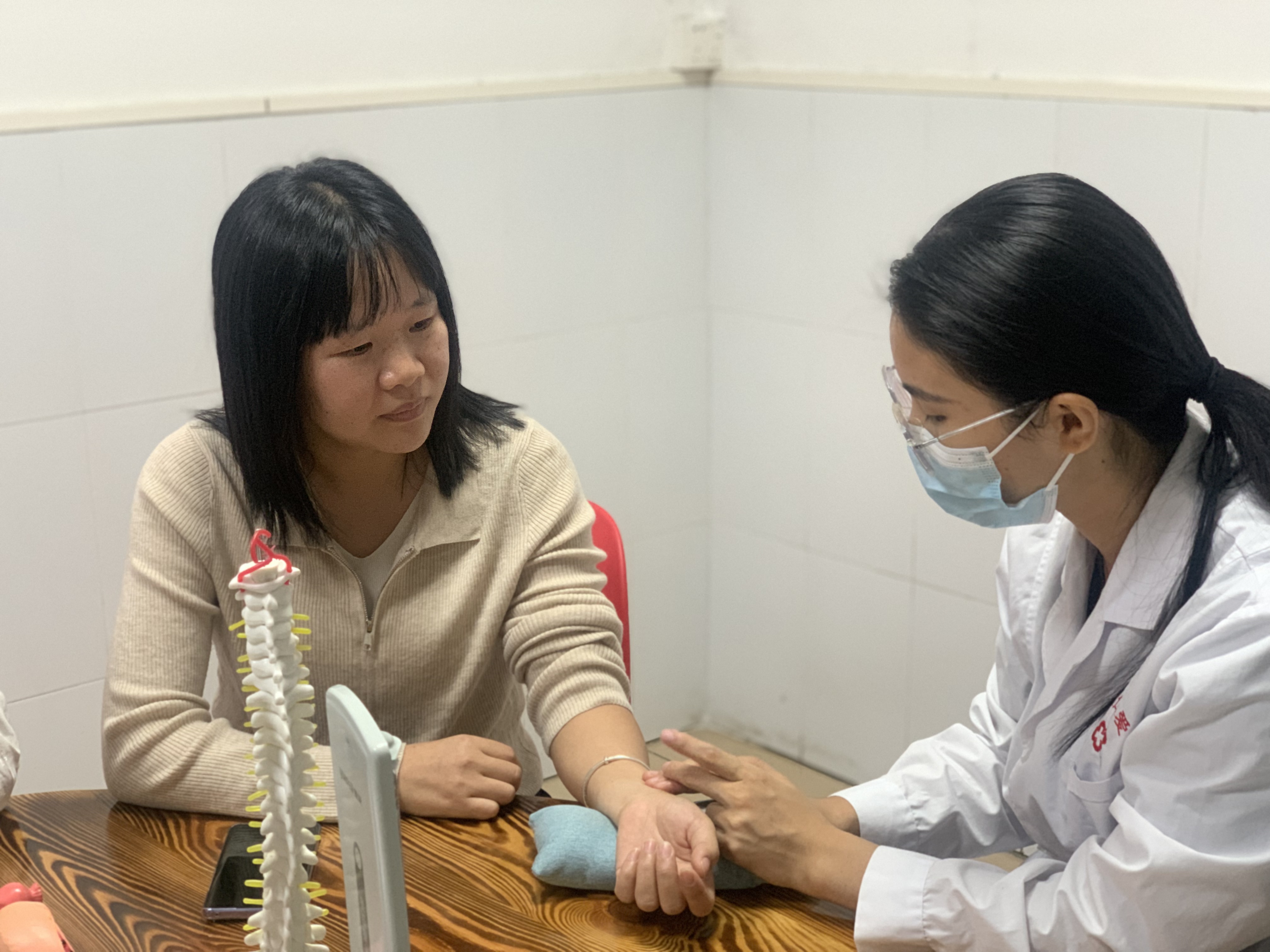 宏展拉伸膜廠家開(kāi)展員工體檢、義診廣受好評(píng)